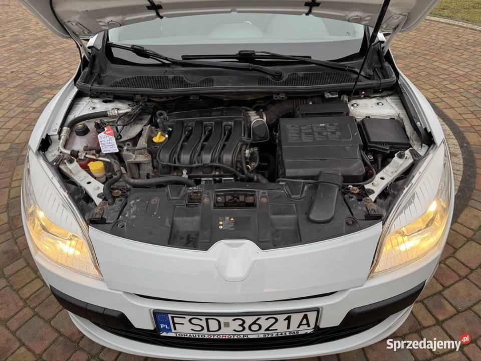 Renault Megane III 2009r 16 Benzyna 100 Drezdenko