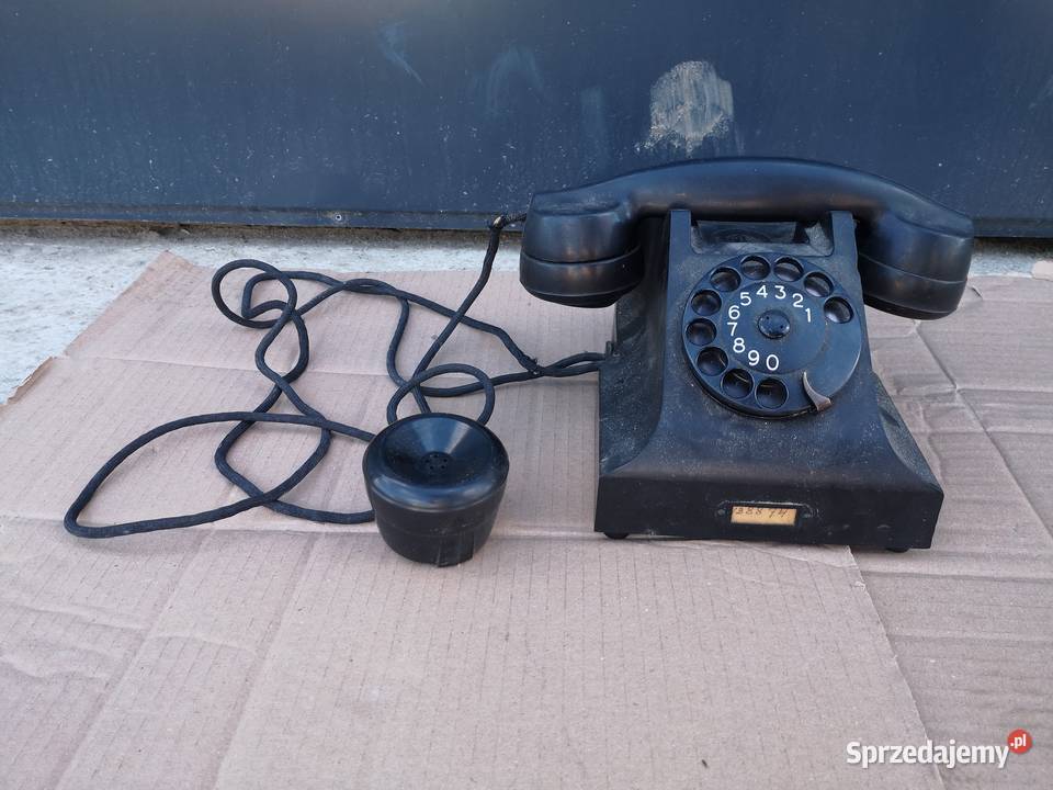 Zabytkowy telefon PTT