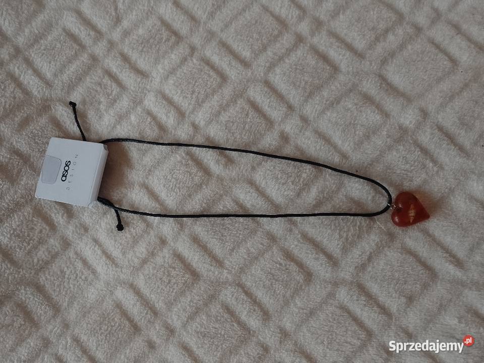 ASOSNaszyjnik z bursztynową zawieszką serce z małopolskie Kraków