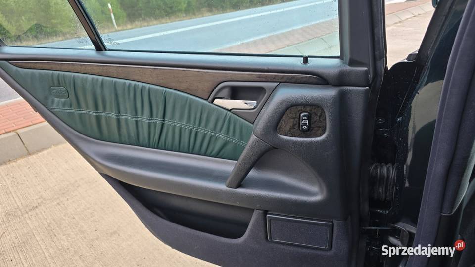 Mercedes Benz E 320 4Matic stan kolekcjonerski Babimost sprzedam