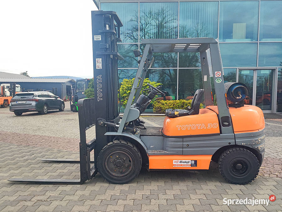 Wózek widłowy gazowy Toyota 026FGF30 3 tony Wózki widłowe