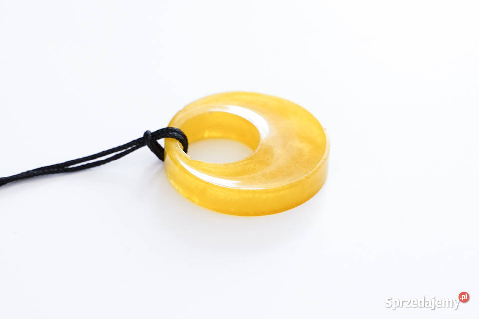 Okrągły wisiorek z żywicy epoksydowej kolor Warszawa