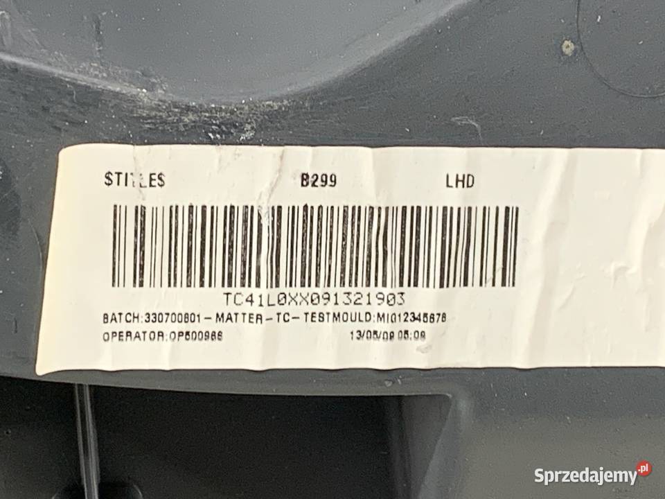 KOKPIT FORD FIESTA MK7 Hatchback KONSOLA DESKA sprzedam