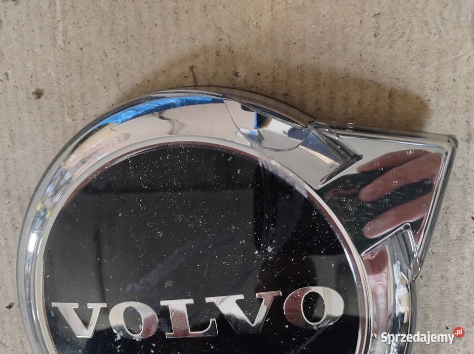 32337963 Volvo XC40 osłona radaru emblemat Bolęcin sprzedam