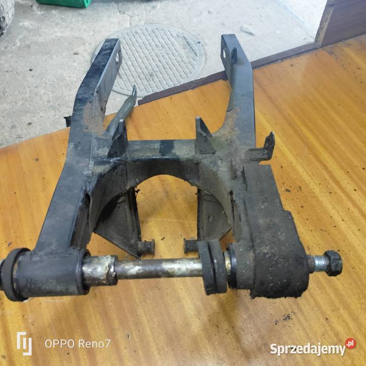 Suzuki GS 550L wahacz tylnego koła Łubno