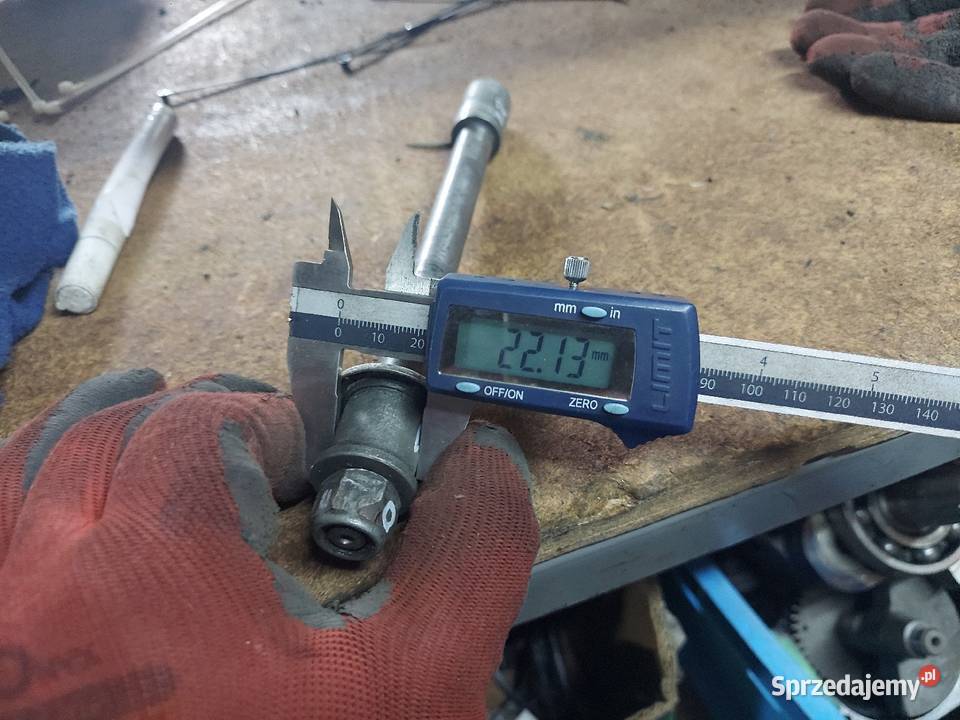 Suzuki DR 750 BIG ośka koła przód przednia oś Jelenia Góra