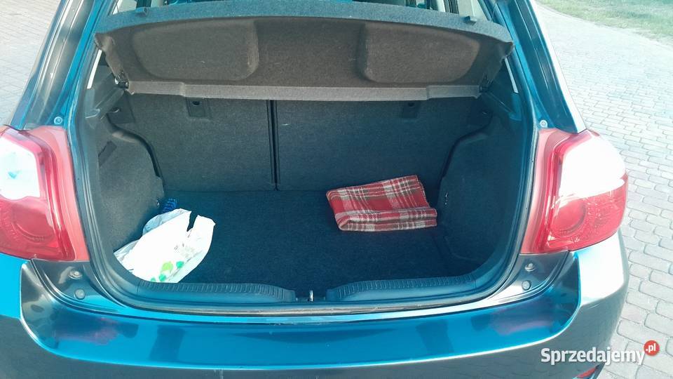 Toyota auris Wierzchno