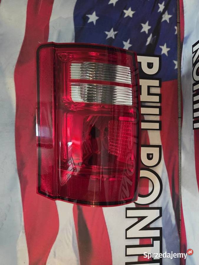 LAMPA TYLNA NOWA L R DODGE GRAND CARAVAN 0810 R Lampy tylne sprzedam