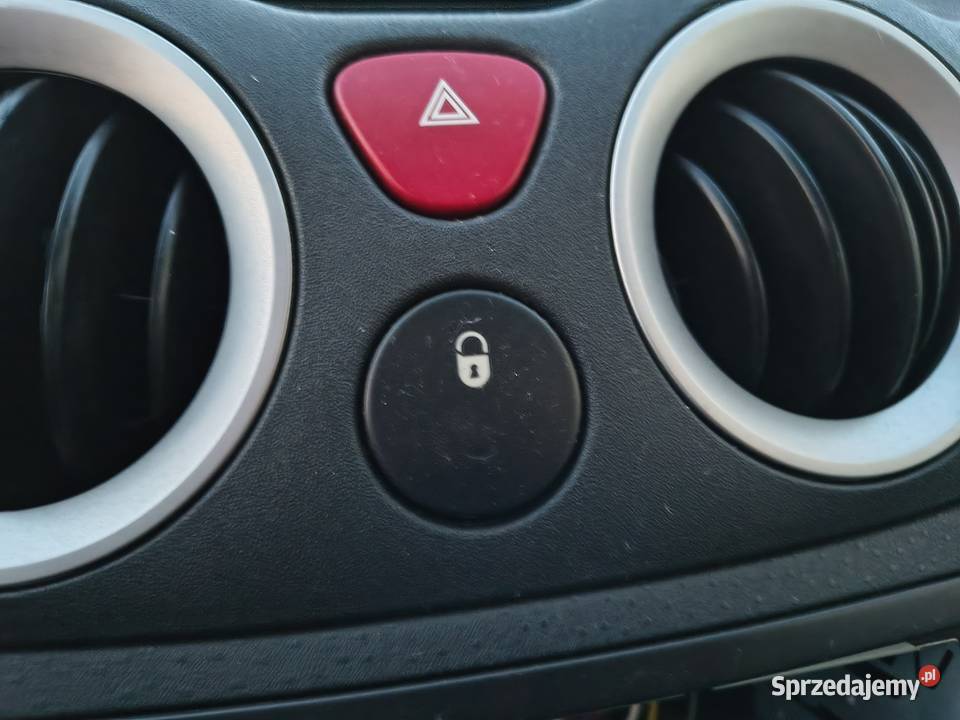 citroen c3 14 benzyna 07 na części osobowe Lądek sprzedam