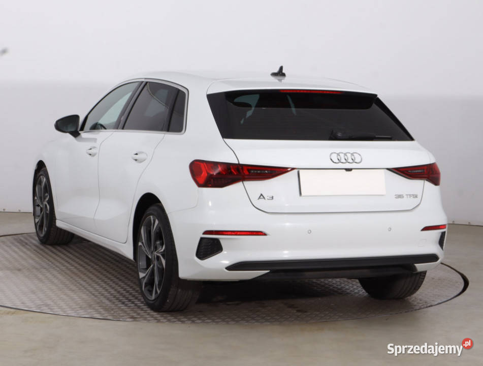 Audi A3 35 TFSI wielofunkcyjna kierownica Samochody osobowe