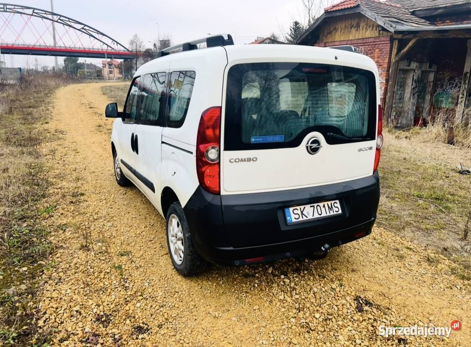 Opel Combo D 13 cdti ecoflex krajowy niski autoalarm Combo Jaworzno