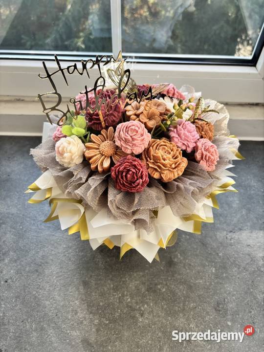 Bukiet z mydlanych kwiatów Flowerbox Kikół