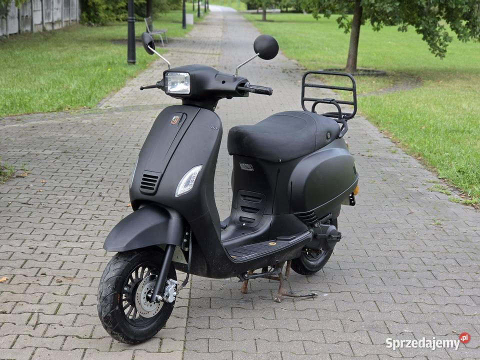 Skuter LA Souris VX50 w stylu retro Vespa