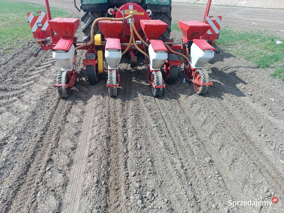 Siewnik do kukurydzy nieuszkodzony wielkopolskie Łobżenica