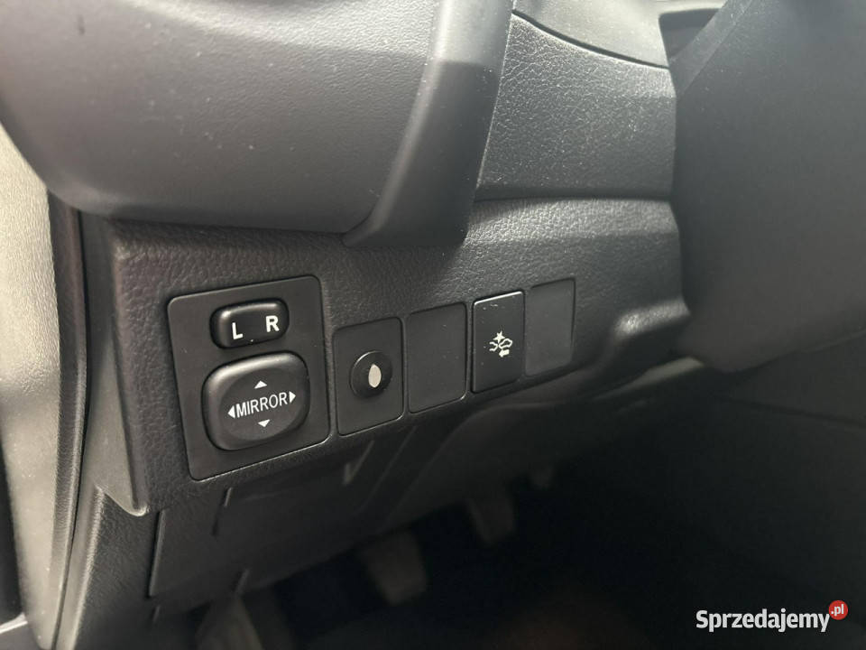 Toyota Corolla 16 VVTi COMFORT STYLE TECH salon serwisowany w ASO Warszawa sprzedam