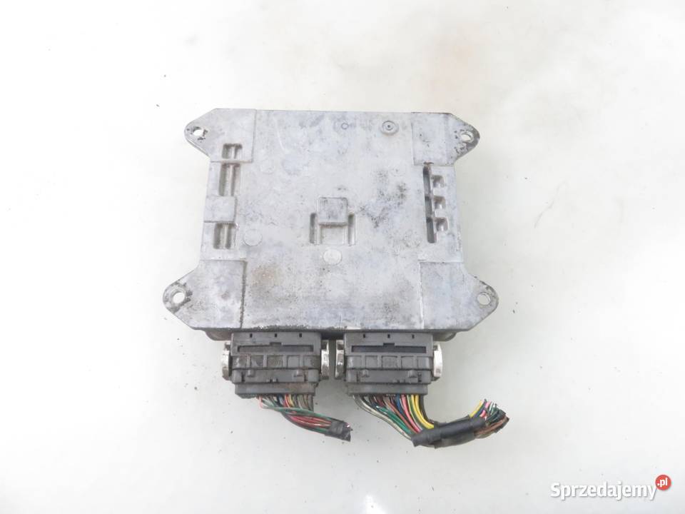 STEROWNIK MAZDA 5 CR19 18 L82318881B E6T53976H1 osobowe