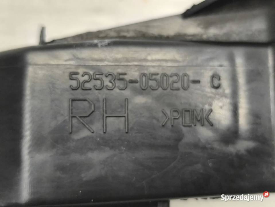 ŚLIZG ZDERZAKA PRAWY PRZÓD TOYOTA AVENSIS II T25 osobowe