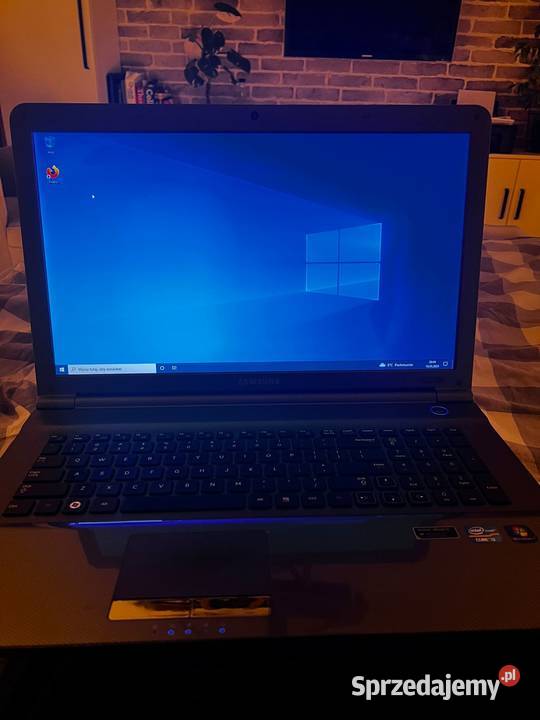 Laptop samsung NPRc 720 17 Morąg