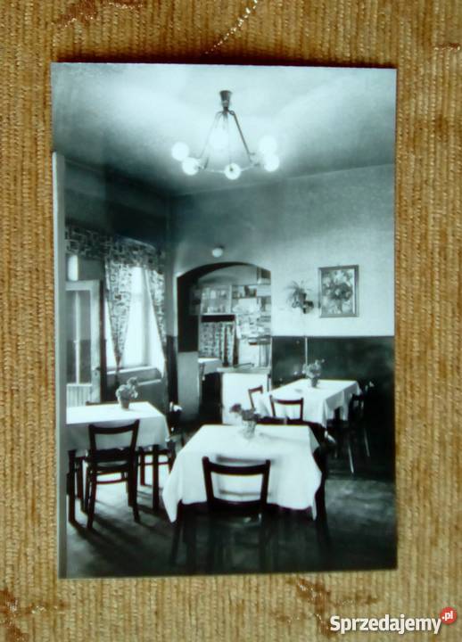 WNĘTRZE HOTELU KOMARI VIZKA W MIEJSCOWOŚCI Piszczac