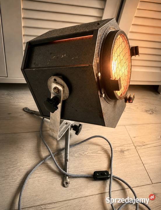 Lampa reflektor teatralny z okresu PRL Vintage Lampki biurkowe