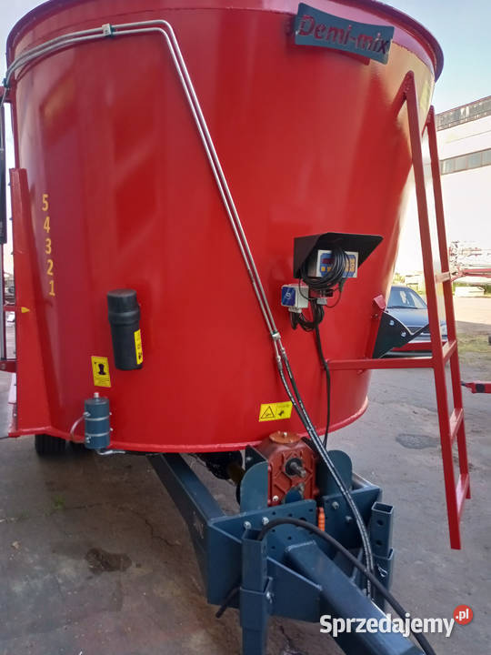 Pionowy paszowóz wóz paszowy mazowieckie Płock