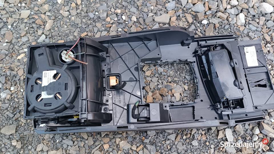 4f1864261 Panel tunel środkowy Audi A6 C6 małopolskie Radłów sprzedam