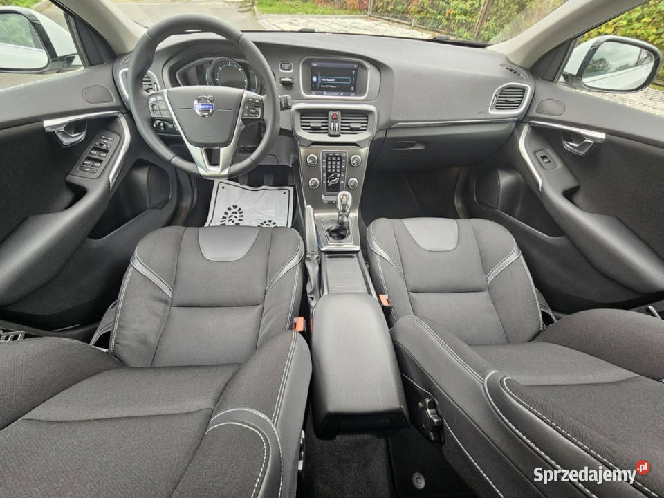 Volvo V40 100 Fabryczny Lakier Momentum V40 Opoczno sprzedam