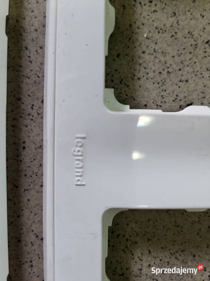 Ramki CARIVA Legrand poczwórne Białe 11sztuk Łódź