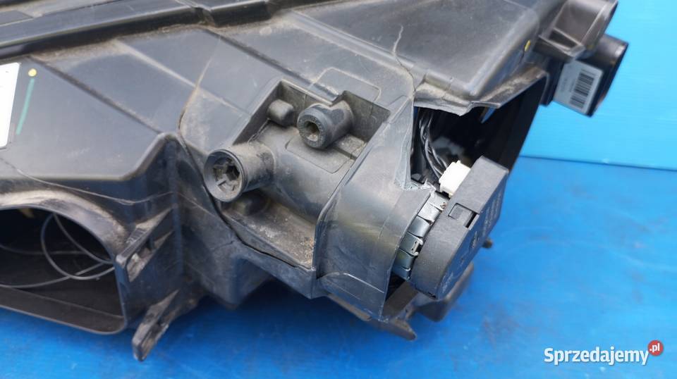 LAMPA REFLEKTOR PRAWY PRZÓD EU 7P5941032BB