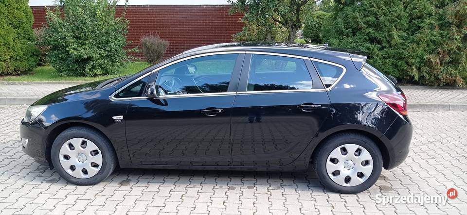 Opel Astra 2010 14 100 benzyna LPG Rzeszów sprzedam