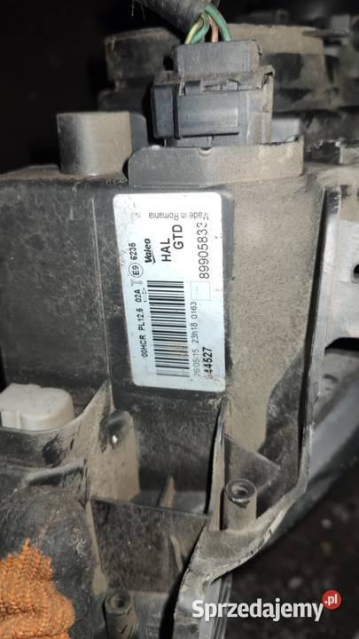 Reflektor lampa lewa prawa przód przednia zwykła osobowe Książ Wielkopolski sprzedam