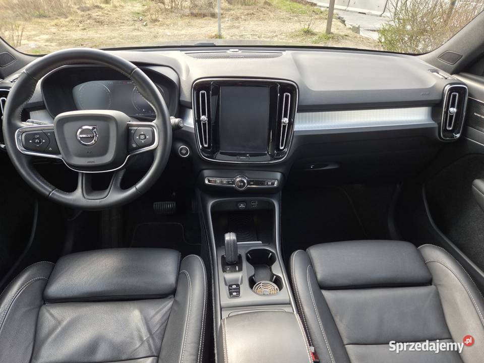 Volvo XC 40 T5 AWD Geartronic Momentum Pro Warszawa