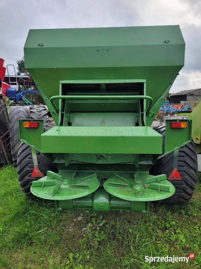 Rozsiewacz do wapna Wapniarka Rolnictwo Przyrów