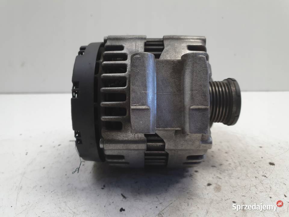 BMW E87 E90 20 i ALTERNATOR 0121715017 Janów