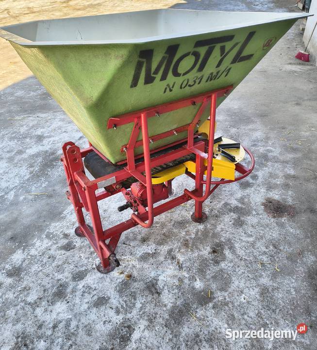 Rozsiewacz nawozu MOTYL NO31M1 do wapn soli Wielgomłyny