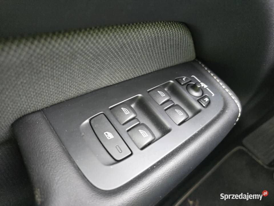 Volvo XC60 2020 D4 R Designe 141 kmNajważniejsze Rok produkcji 2020 Wieliczka