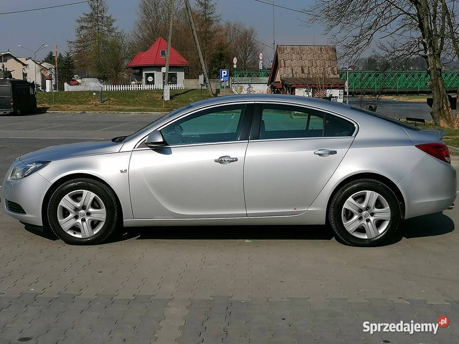 Opel Insignia Benzyna Turbo 220 Przebieg 152 reflektory ksenonowe