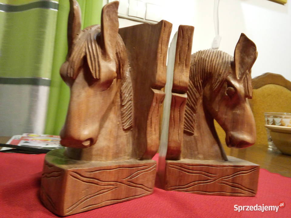 Rzeźby głowy konia Komornica sprzedam