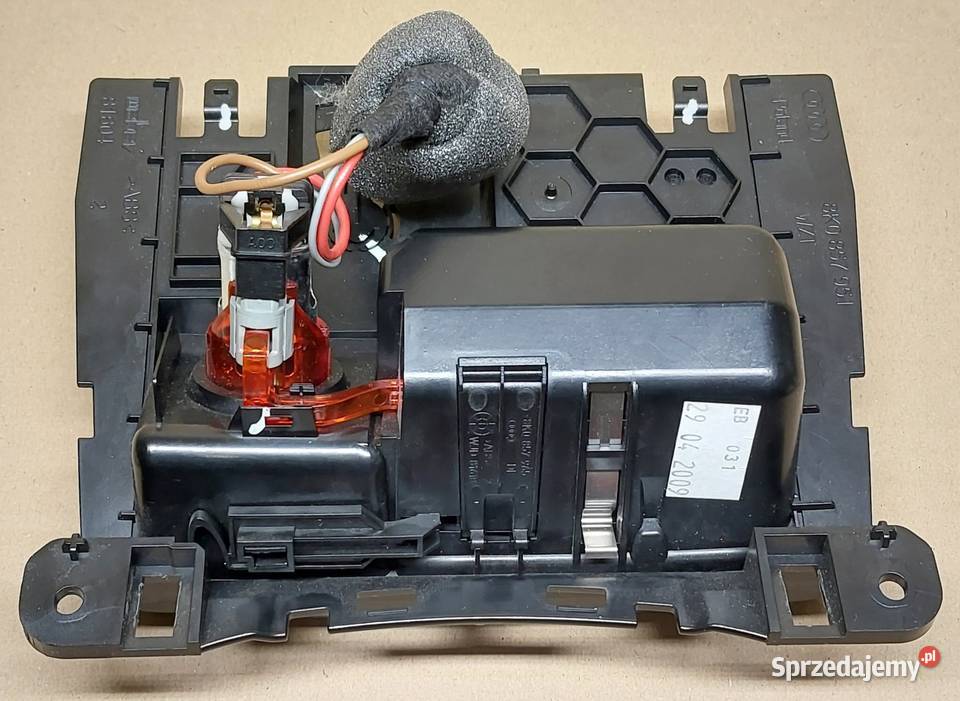 POPIELNICZKA AUDI A4 B8 A5 Q5 8K0857965 Wyposażenie wnętrza