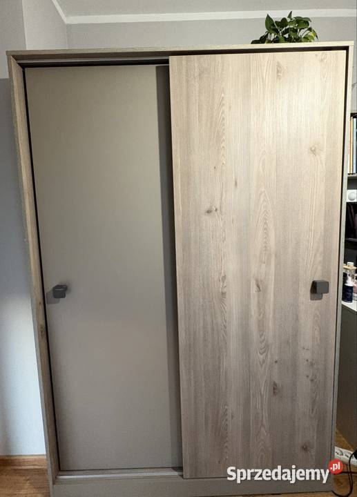 Komplet solidnych mebli Wrocław