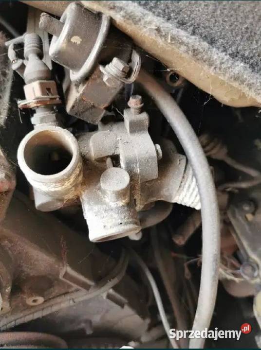 Obudowa termostatu BMW E30 E34 m20 osobowe Żory