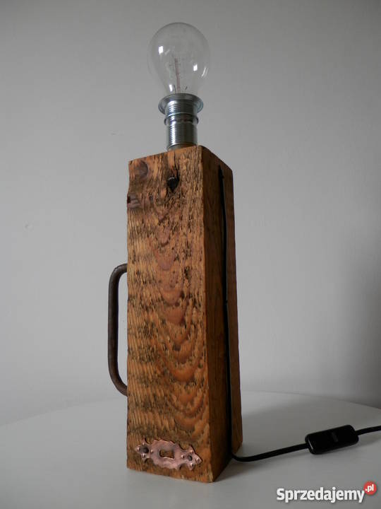 Lampa ręcznie wykonana ze starej belki sosny Szczecinek