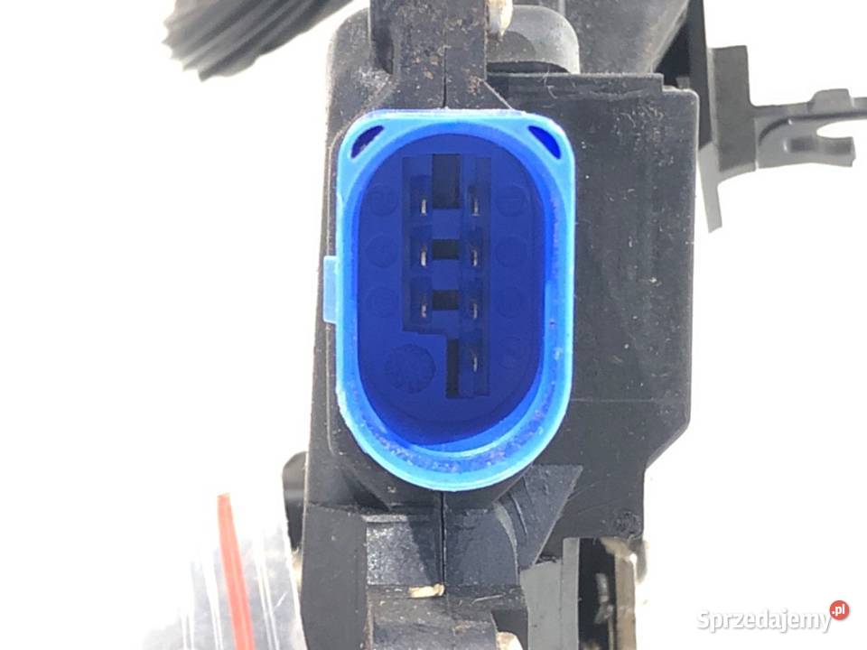 ZAMEK DRZWI PRAWY TYŁ VW GOLF V Hatchback sprzedam