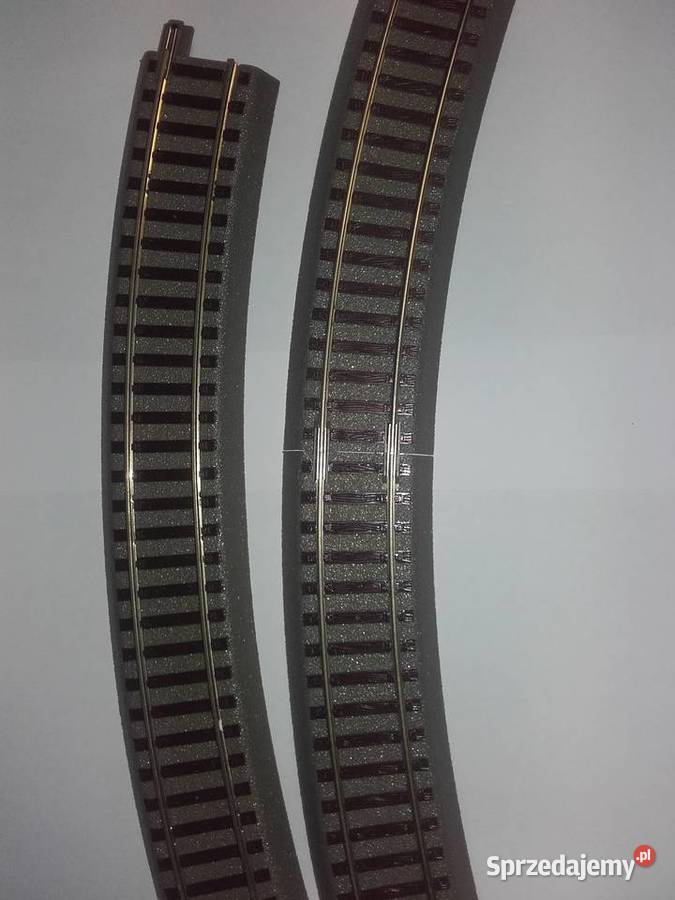 Tory ROCO na podsypce w skali H0 Będzin