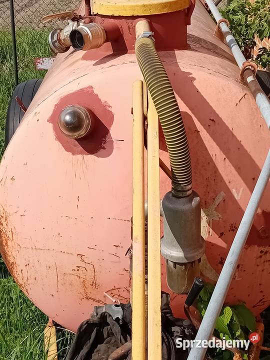 Wóz asenizacyjny3000 l przystosowany do Michów