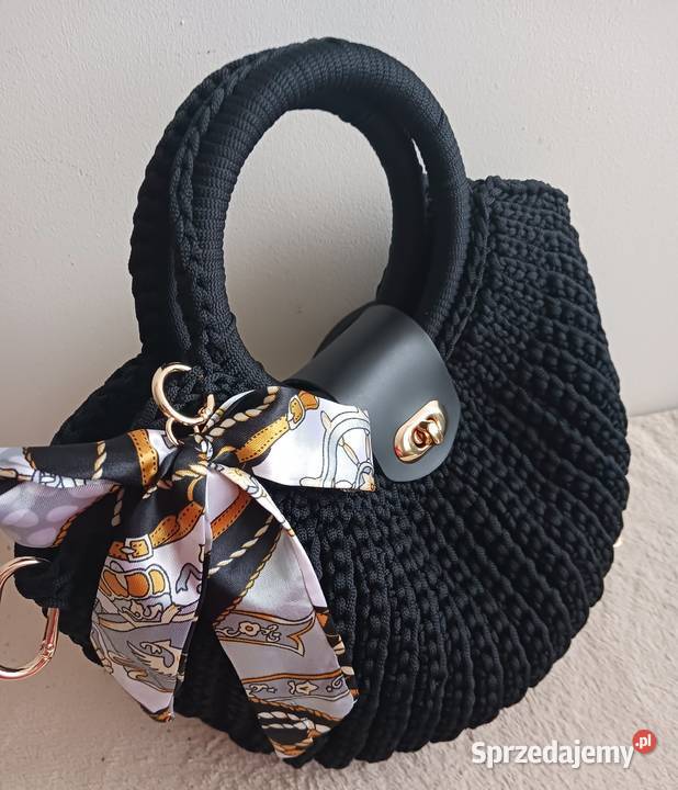 Sprzedam czarny klasyk torebkę Torby i torebki Janowo