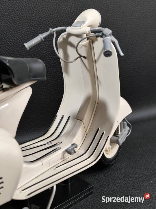 Model Kolekcjonerski Piaggio Vespa 150 Ray