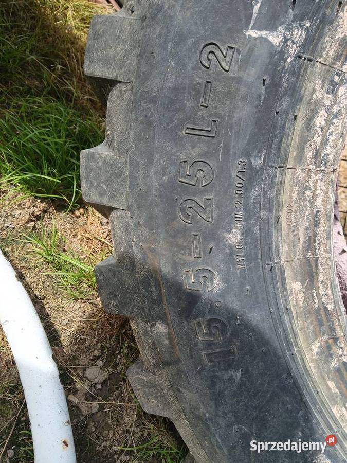 Opony 15525 do ładowarka itp 2 sprzedam