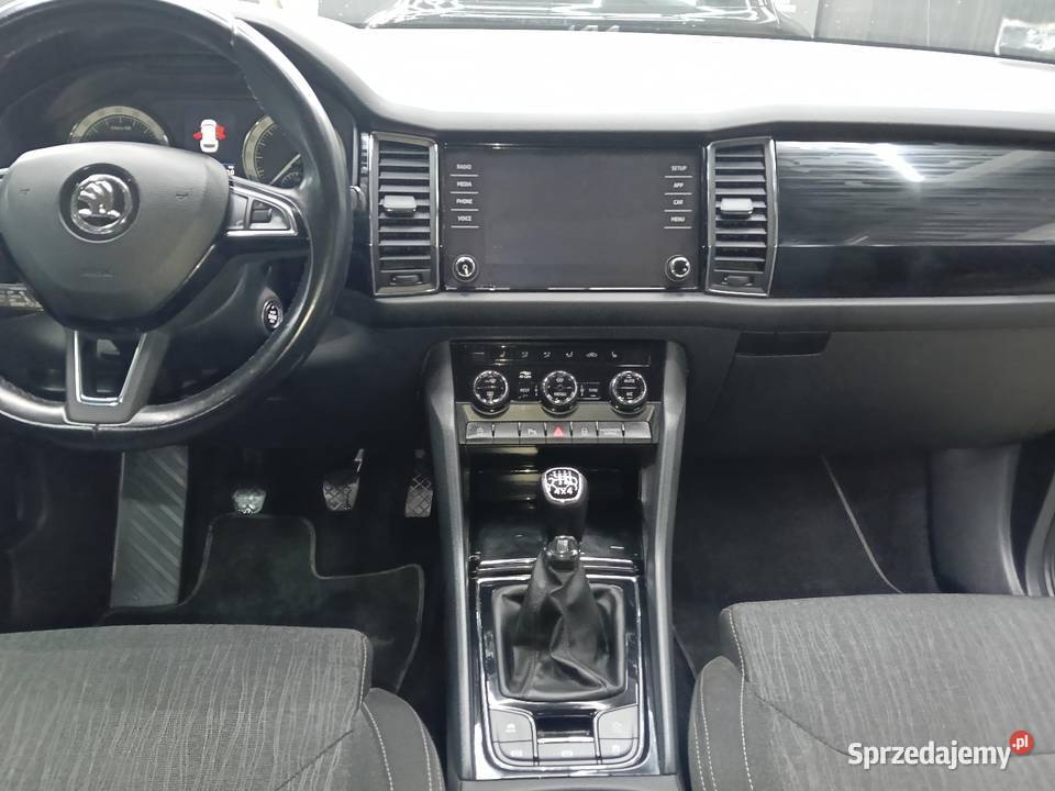 Skoda 1wlas salon polska elektrochrom. lusterka boczne Piotrków Trybunalski