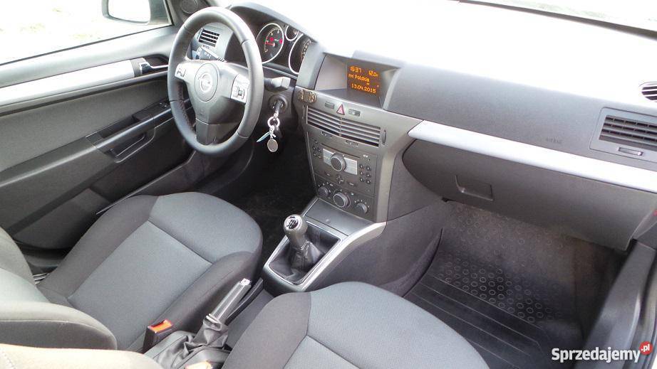 Opel Astra srebrny śląskie Ruda Śląska